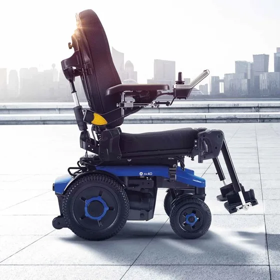 Aviva RX40 akülü tekerlekli sandalye 160 kg kapasite Modulite HD oturma sistemi İnvacare