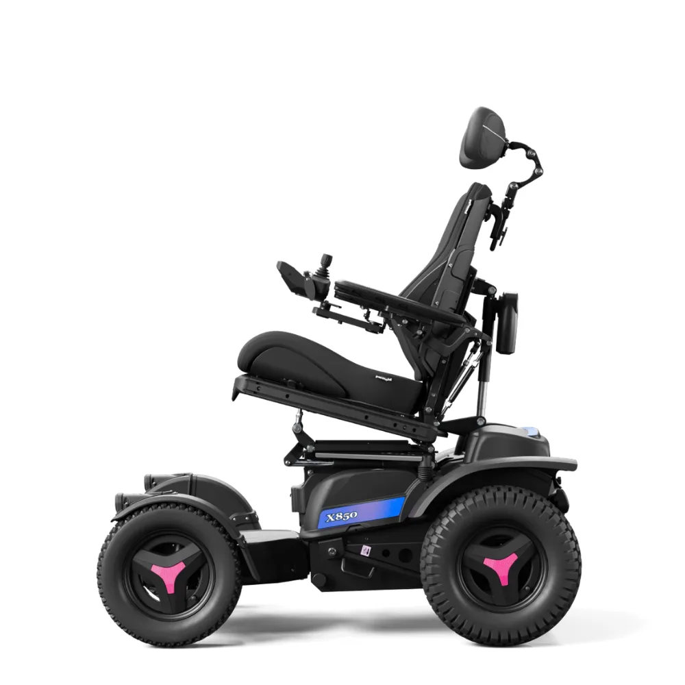 Permobil X850 Corpus arazi model doğa yürüyüşü kamp kırsal alan aktivite akülü sandalye