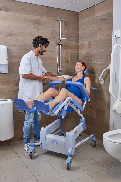 Lopital Reflex 5600 Duş-Tuvalet Sandalyesi — Yan Görünüm