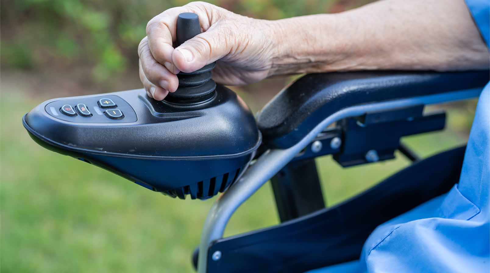 Akülü tekerlekli sandalye pil