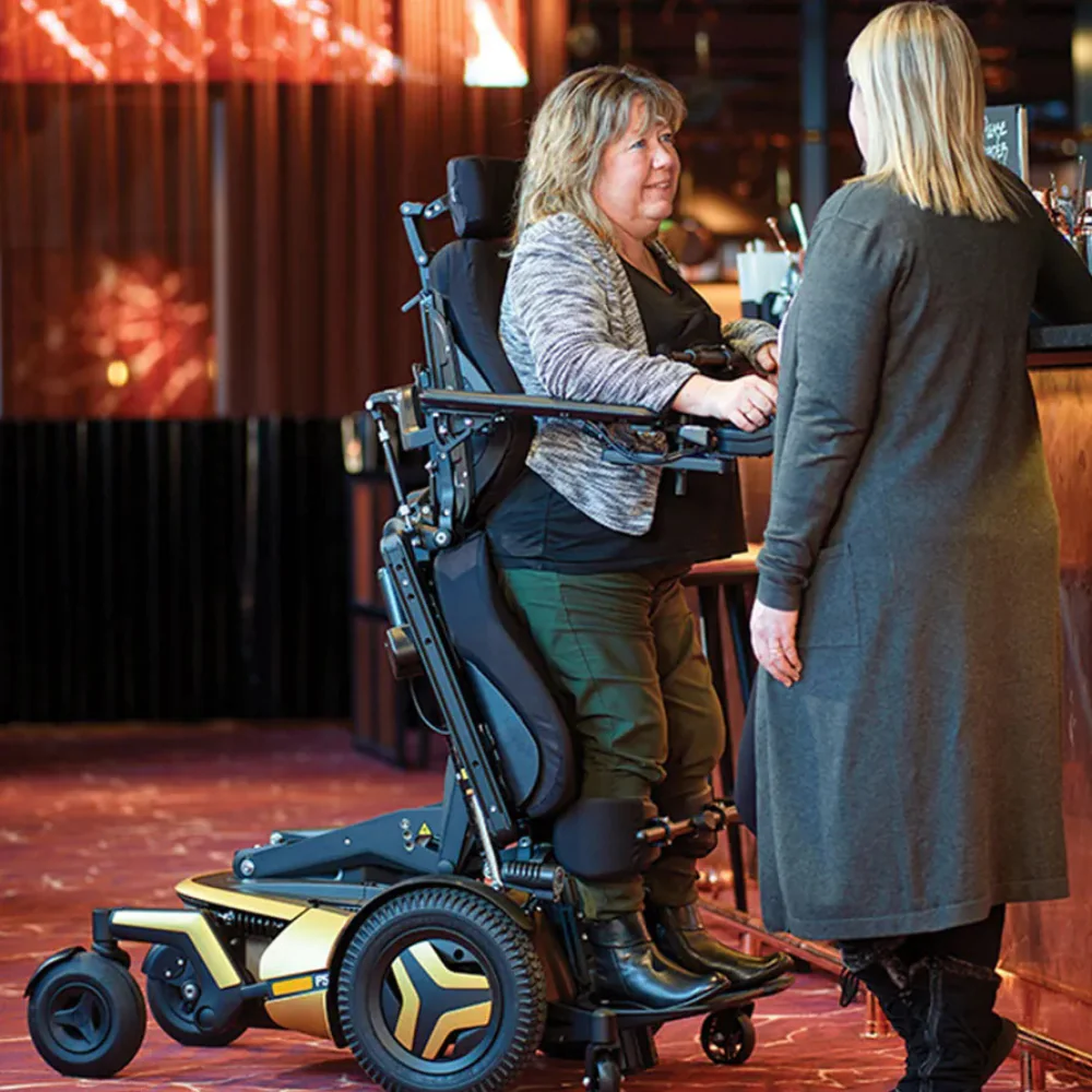 Permobil F5 Corpus VS Ayağa Kaldırma Özellikli Akülü Tekerlekli Sandalye (5)