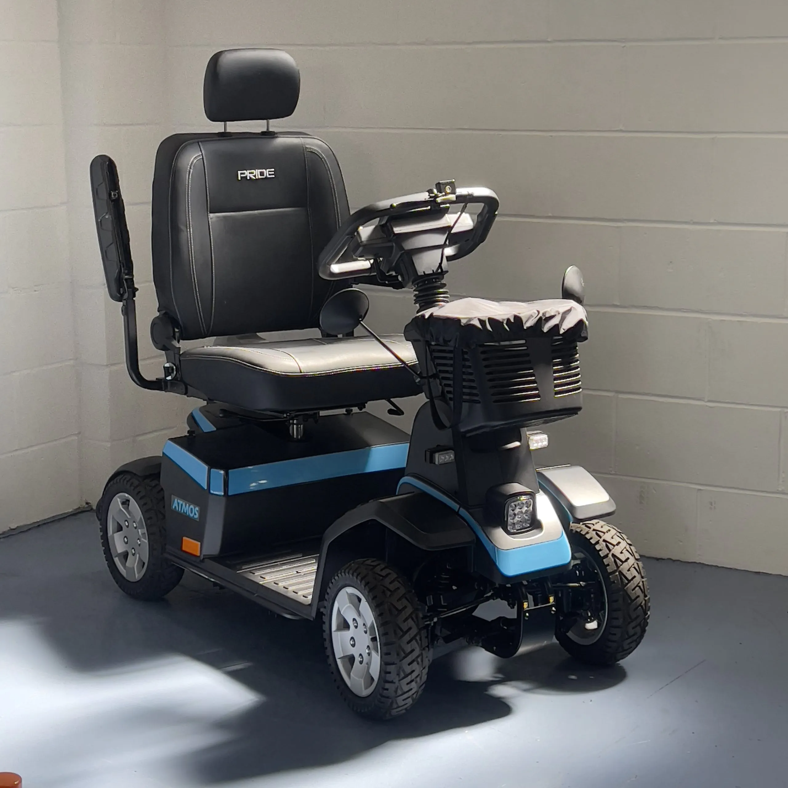 Pride Atmos Arazi Koy Sartlarina Uygun Engelli Scooter 1