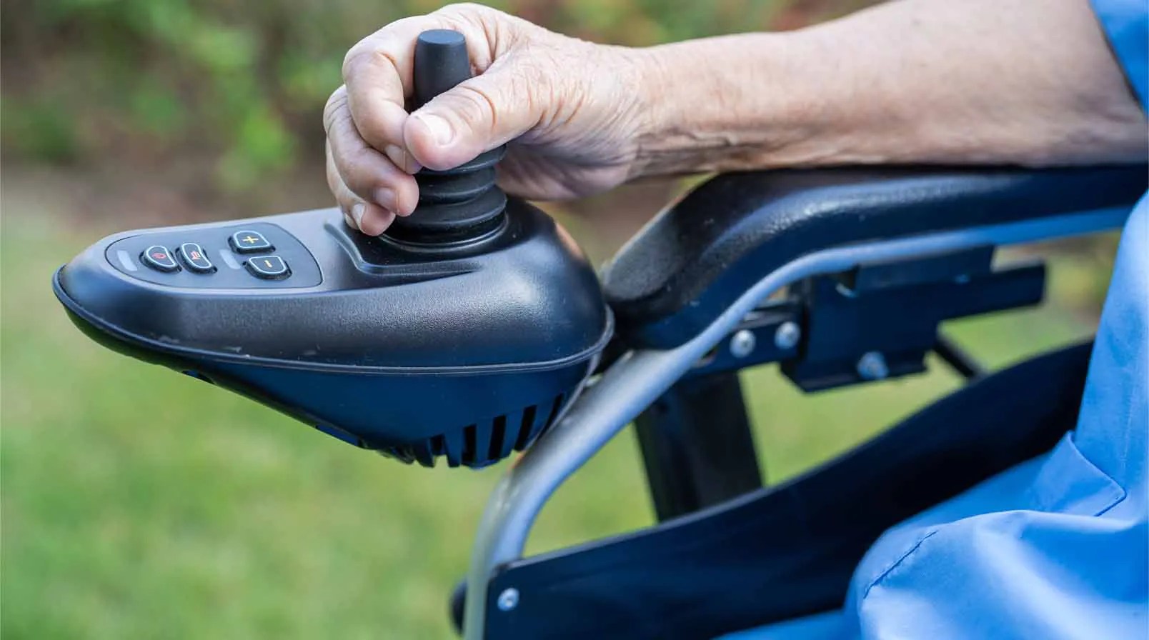 Akülü tekerlekli sandalye pil